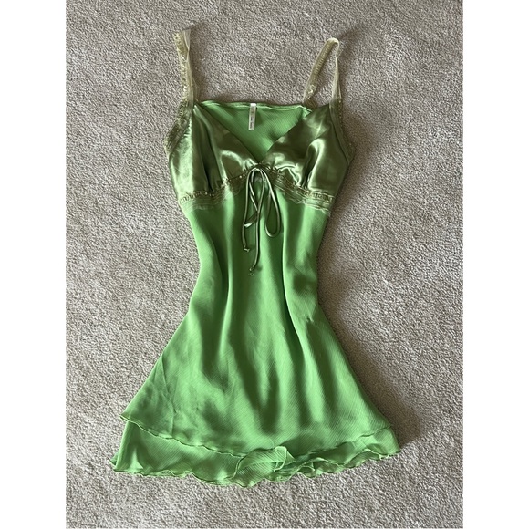 Green Dress - Picture 1 of 4